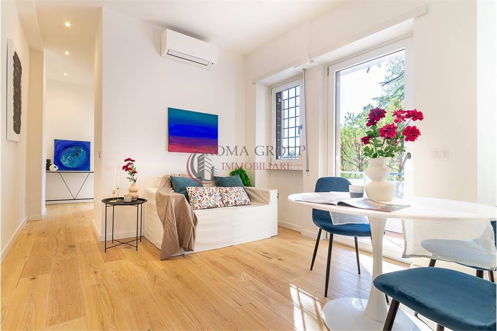 appartamento in vendita a Roma in zona Tomba di Nerone