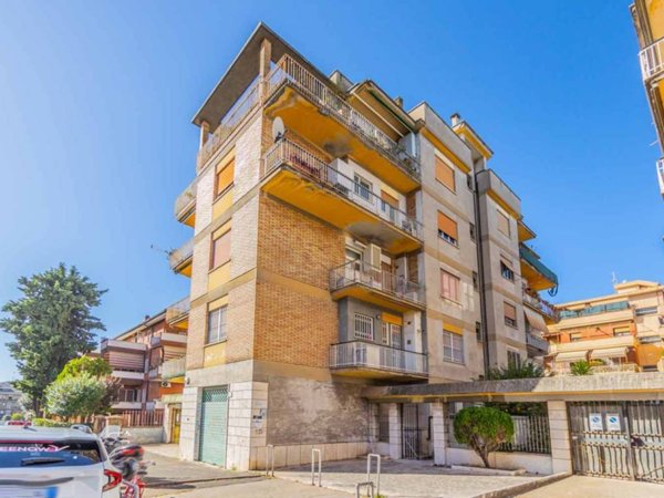 appartamento in vendita a Roma in zona Alessandrino
