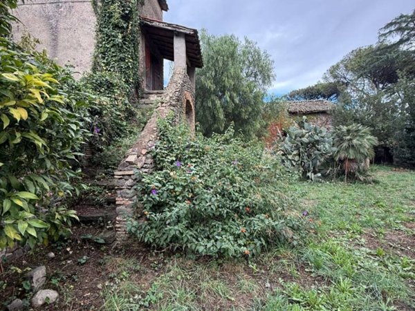 casa indipendente in vendita a Roma in zona Trigoria