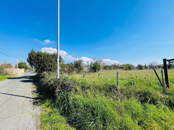 terreno edificabile in vendita a Roma in zona Longarina