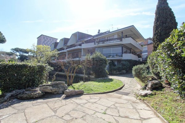 appartamento in vendita a Roma in zona EUR