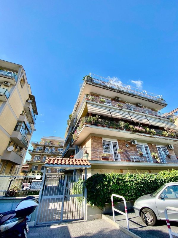 appartamento in vendita a Roma in zona Portuense