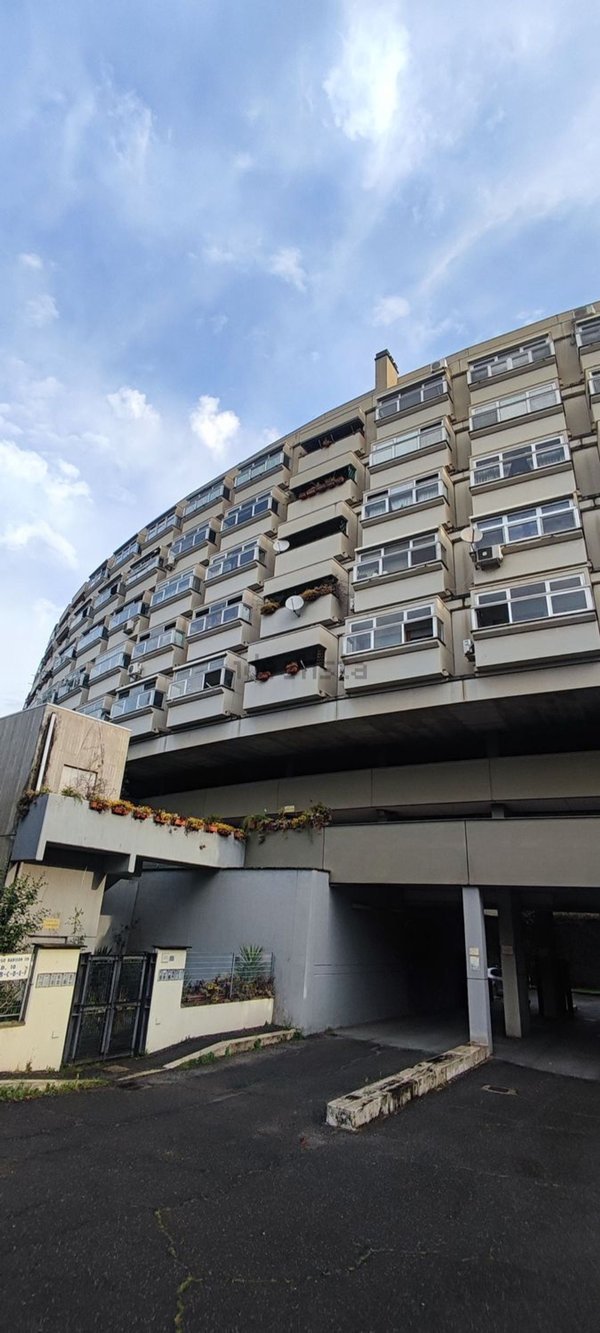 appartamento in vendita a Roma in zona Ardeatino