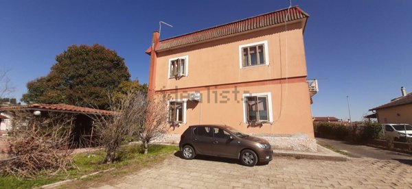 appartamento in vendita a Roma in zona Cesano