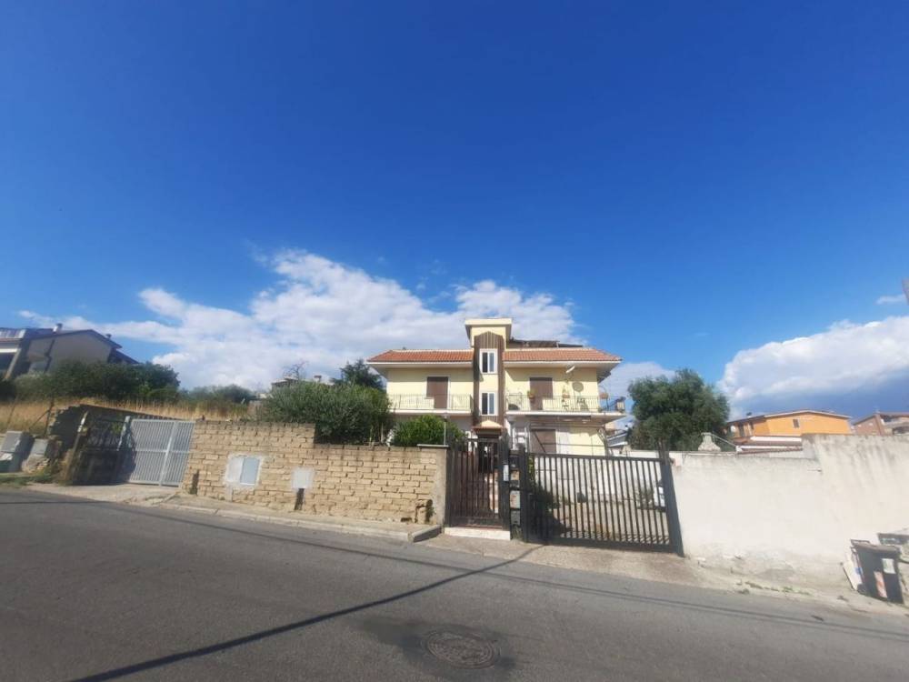 appartamento in vendita a Roma in zona Finocchio