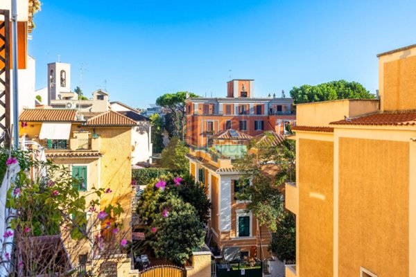 appartamento in vendita a Roma in zona Tuscolano