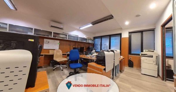 ufficio in vendita a Roma in zona San Basilio