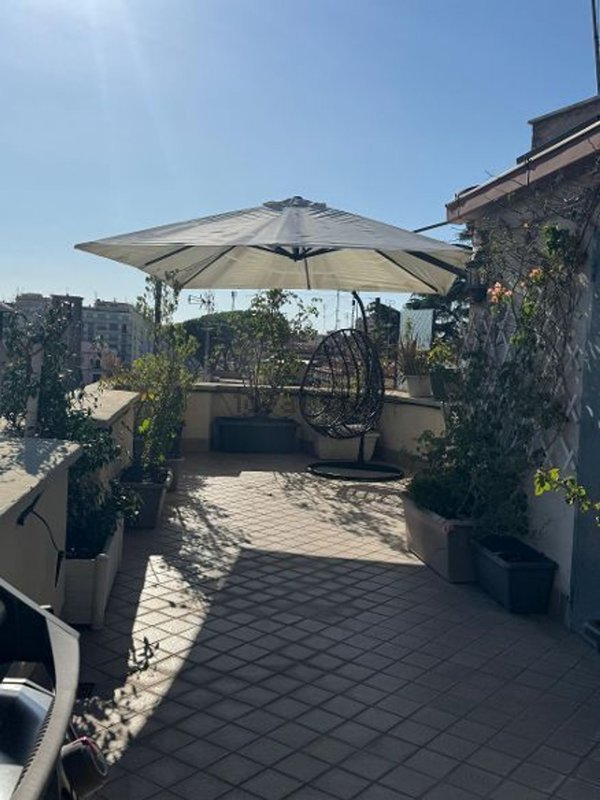 appartamento in vendita a Roma in zona Appio Latino