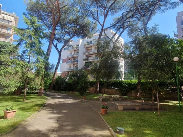 appartamento in vendita a Roma in zona Ardeatino