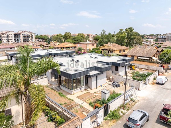 casa indipendente in vendita a Roma