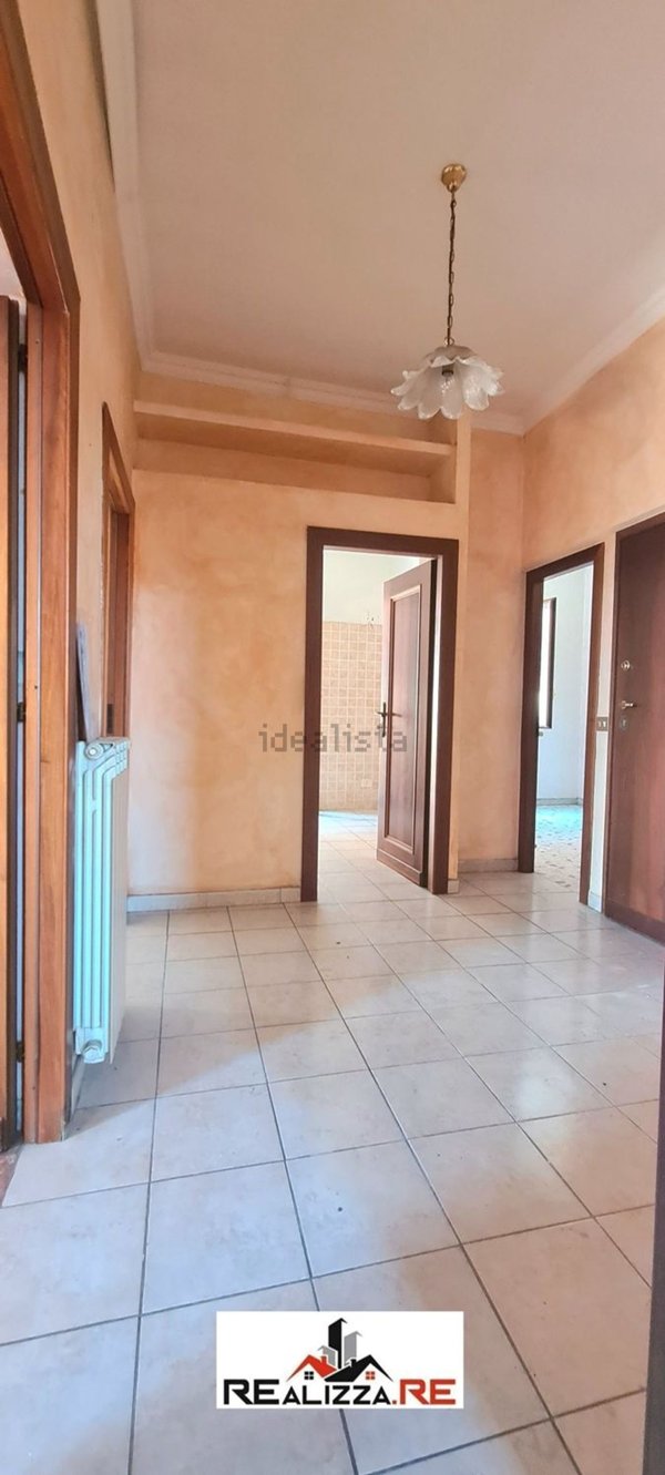 appartamento in vendita a Roma in zona Torre Angela