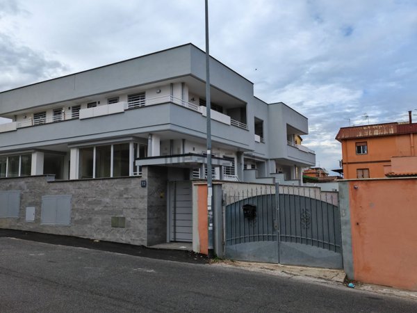 casa indipendente in vendita a Roma in zona Tor Bella Monaca