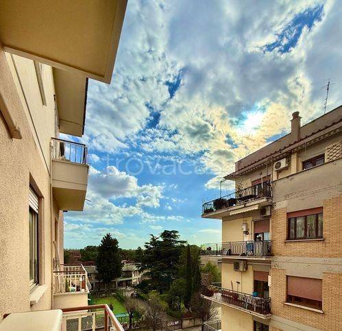 appartamento in vendita a Roma in zona Appio Latino