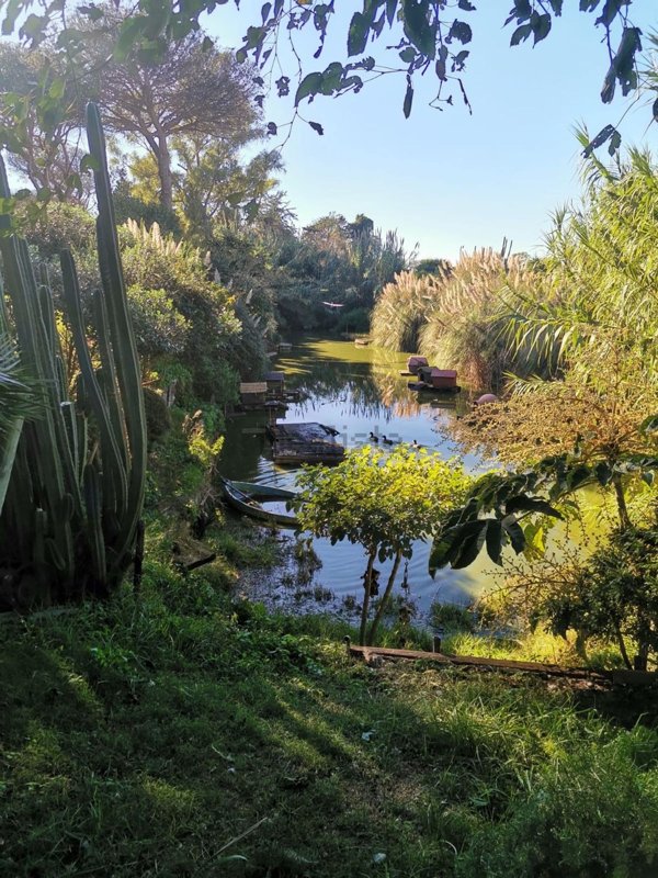 casa indipendente in vendita a Roma in zona Ostia Antica