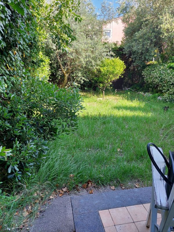 casa indipendente in vendita a Roma in zona Casal Palocco