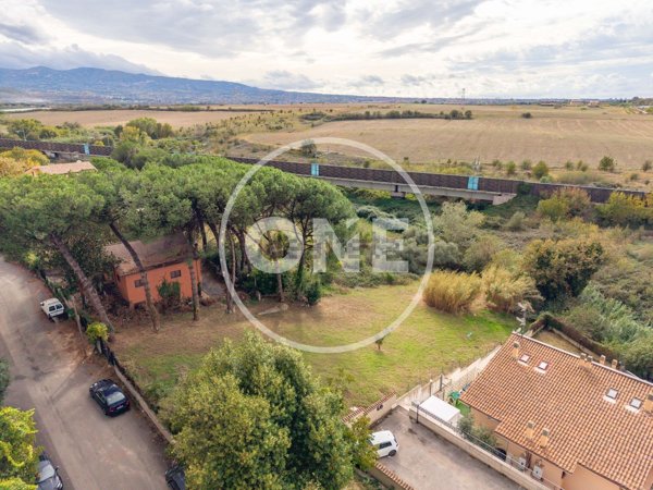 terreno edificabile in vendita a Roma in zona Giardini di Corcolle