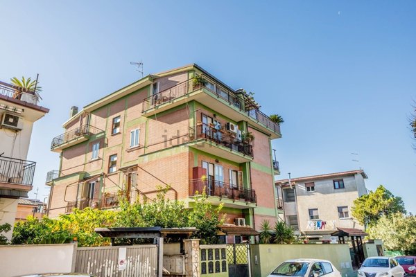 appartamento in vendita a Roma in zona Acilia