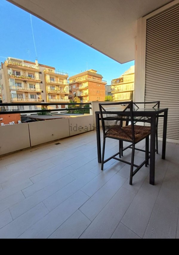 appartamento in vendita a Roma in zona Tomba di Nerone