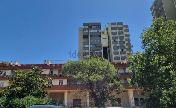 locale commerciale in vendita a Roma in zona Ostiense