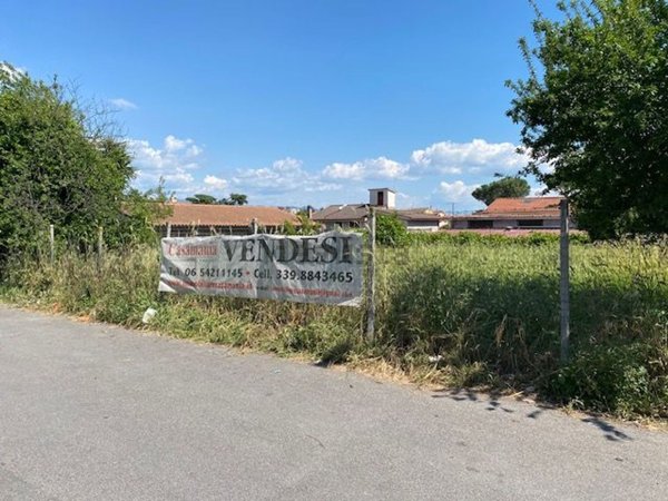 terreno edificabile in vendita a Roma in zona Lunghezza