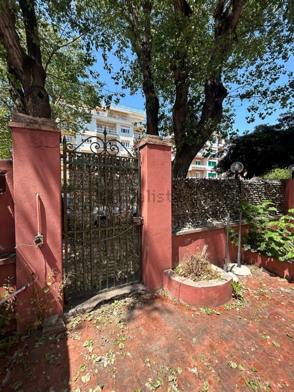 appartamento in vendita a Roma in zona Ostia