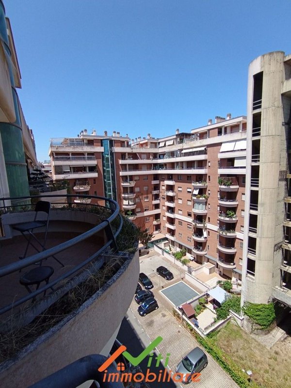 appartamento in vendita a Roma in zona Axa
