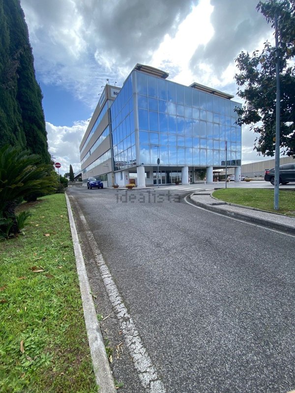 intera palazzina in vendita a Roma in zona Settecamini