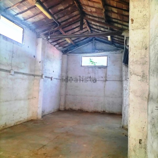 capannone in vendita a Roma in zona Pantan Monastero