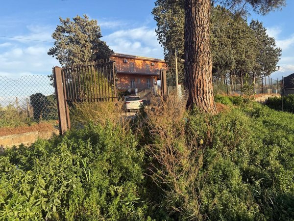 terreno edificabile in vendita a Roma in zona Finocchio