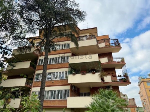 appartamento in vendita a Roma in zona Ostiense