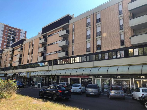 appartamento in vendita a Roma in zona Ostiense