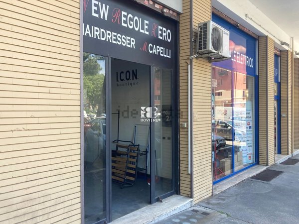 locale commerciale in vendita a Roma in zona Ostiense