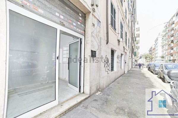 locale commerciale in vendita a Roma