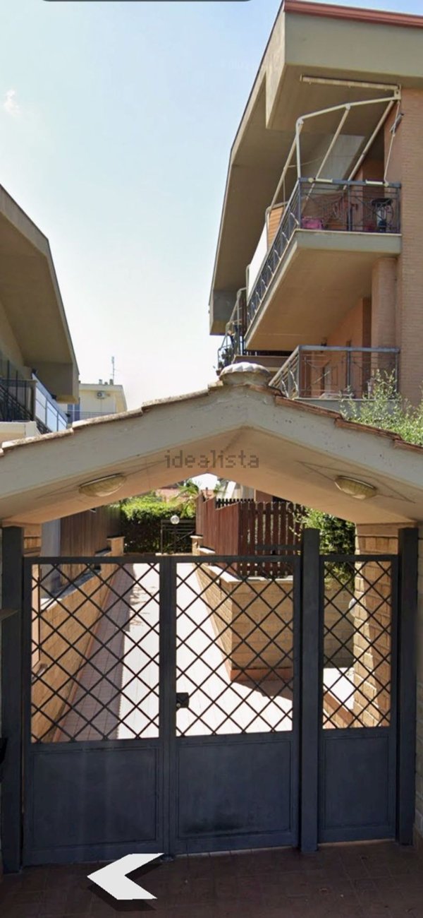 appartamento in vendita a Roma in zona Tor Bella Monaca