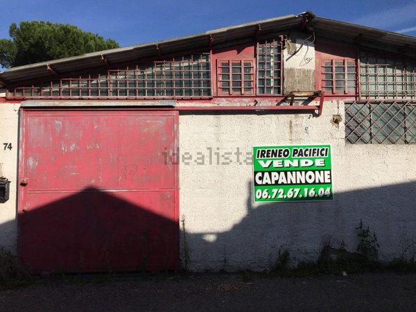 capannone in vendita a Roma in zona Tuscolano