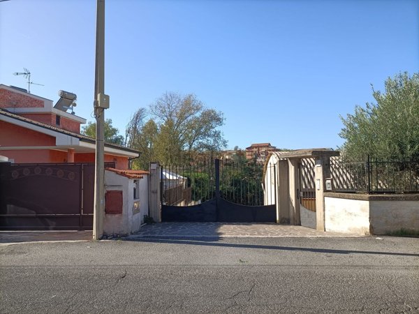 ufficio in vendita a Roma in zona Ponte di Nona