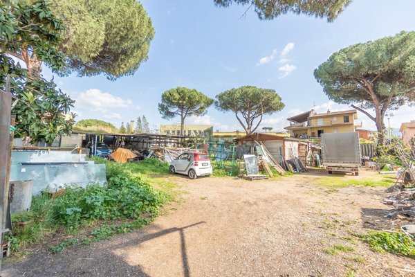 appartamento in vendita a Roma in zona Finocchio