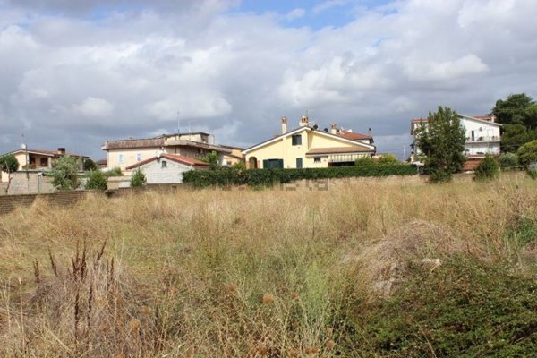 terreno edificabile in vendita a Roma in zona Torre Gaia