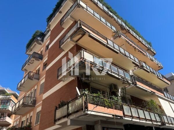 appartamento in vendita a Roma in zona Della Vittoria