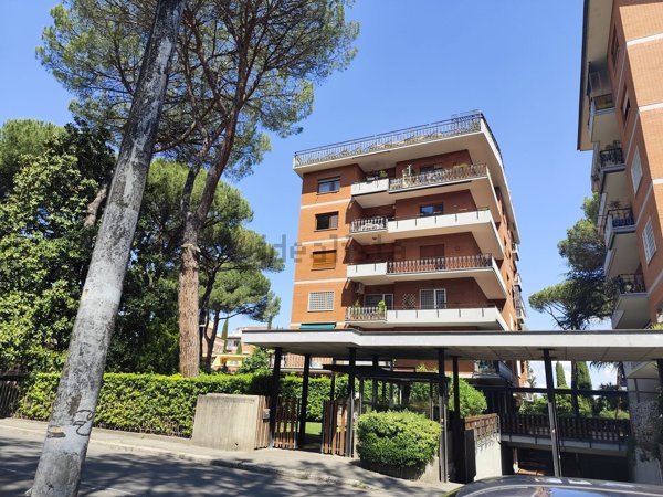 appartamento in vendita a Roma in zona Giuliano Dalmata