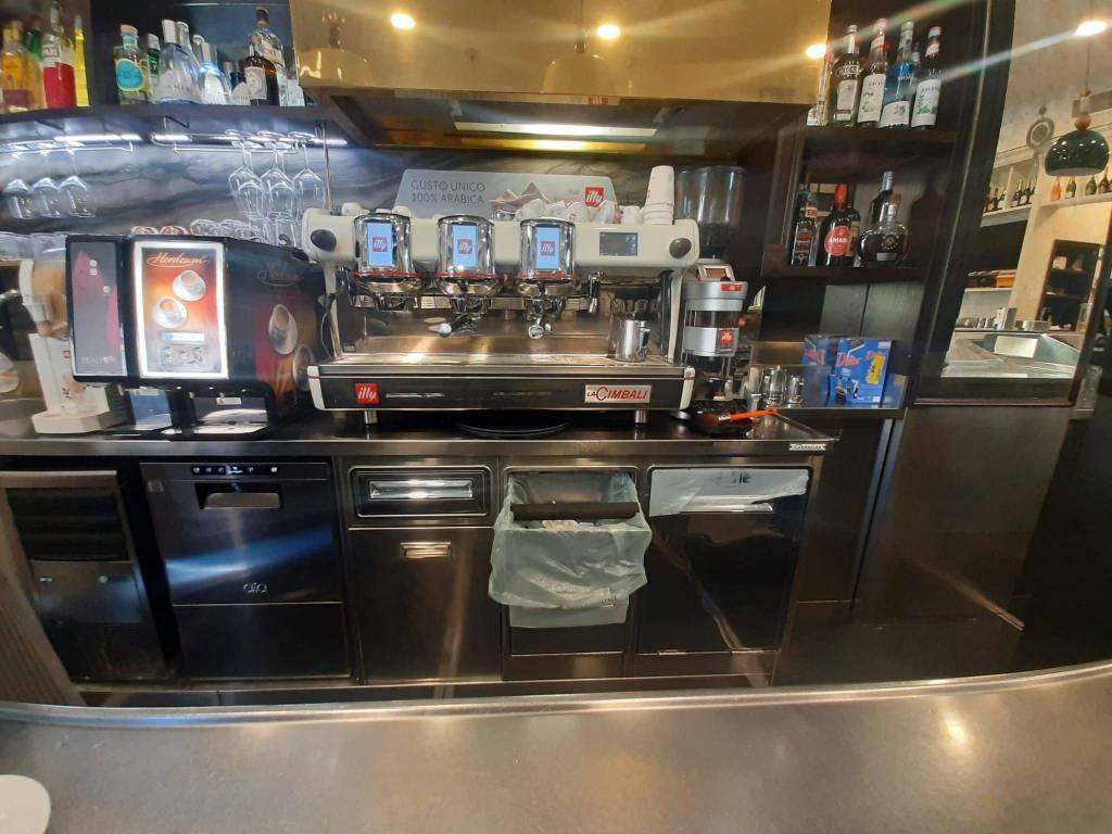 negozio in vendita a Roma in zona Trieste