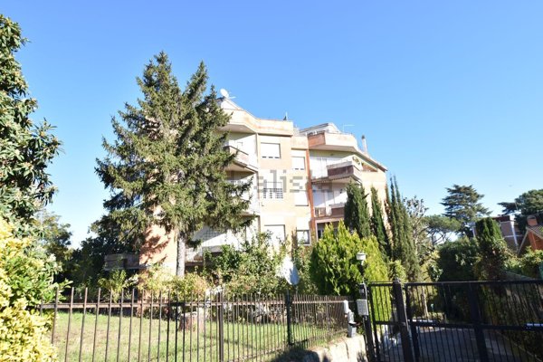 monolocale in vendita a Roma in zona Tomba di Nerone