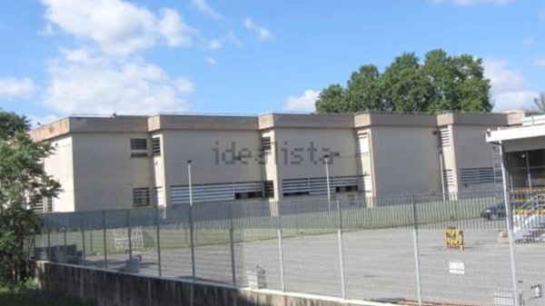 locale di sgombero in vendita a Roma in zona Tor Cervara