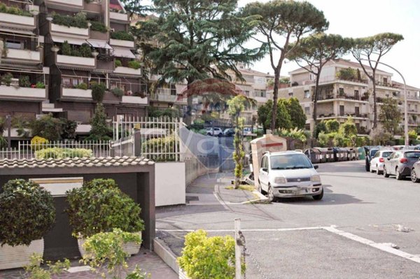 locale commerciale in vendita a Roma in zona Gianicolense