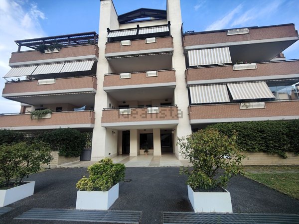 appartamento in vendita a Roma in zona Tor di Quinto