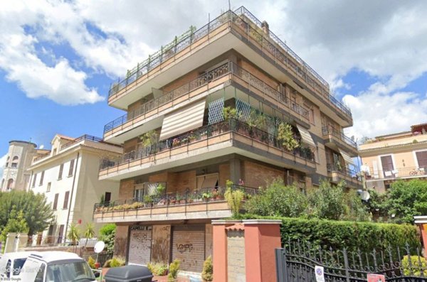 appartamento in vendita a Roma in zona Tuscolano