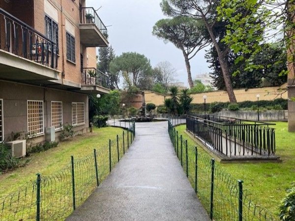 appartamento in vendita a Roma in zona Nomentano