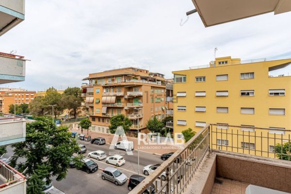 appartamento in vendita a Roma in zona Ostia