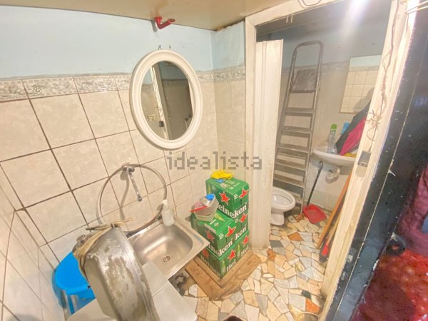 locale commerciale in vendita a Roma in zona Don Bosco