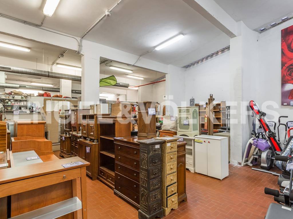 negozio in vendita a Roma in zona Casalotti